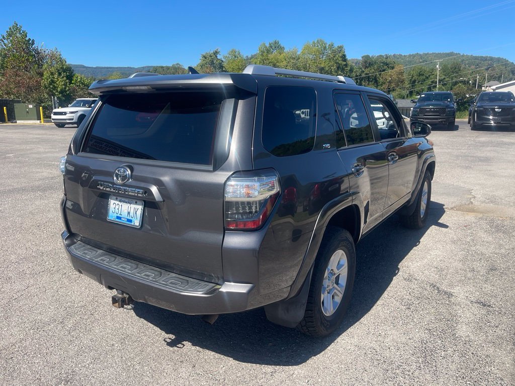 Used 2015 Toyota 4Runner SR5 AWD/4WD image 3