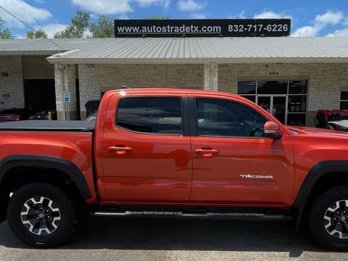 Used 2018 Toyota Tacoma TRD Off-Road w/ Technology Package RWD image 7