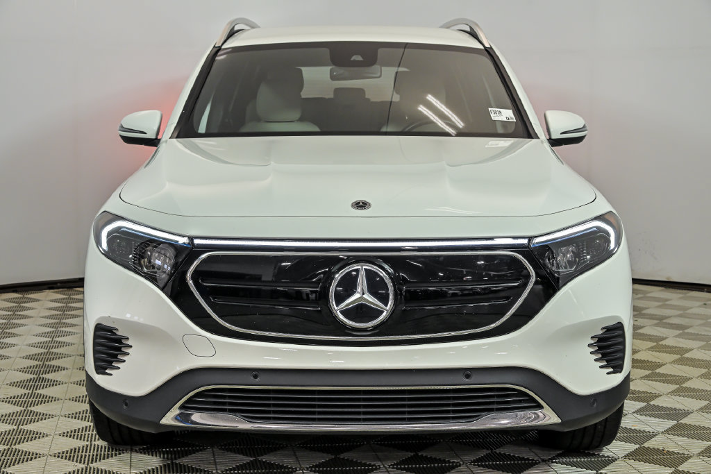 Used 2022 Mercedes-Benz EQB 300 4MATIC image 4