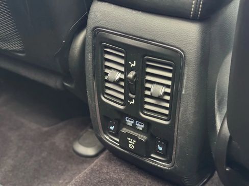 Used 2016 Jeep Grand Cherokee Overland w/ Advanced Technology Group image 21