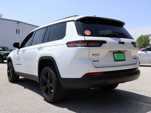 New 2025 Jeep Grand Cherokee L Limited w/ Black Appearance Package image 3