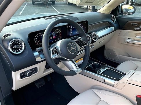 New 2026 Mercedes-Benz GLB 250 4MATIC image 6