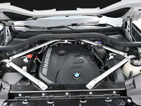 Used 2023 BMW X7 xDrive40i w/ Premium Package image 17