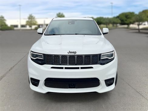 Used 2018 Jeep Grand Cherokee SRT image 2