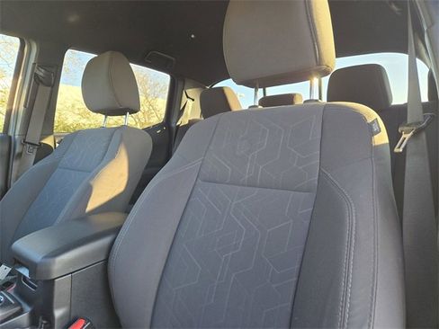 Used 2018 Toyota Tacoma TRD Off-Road w/ Technology Package image 12