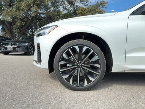 New 2026 Volvo XC60 B5 Ultra w/ Climate Package image 9