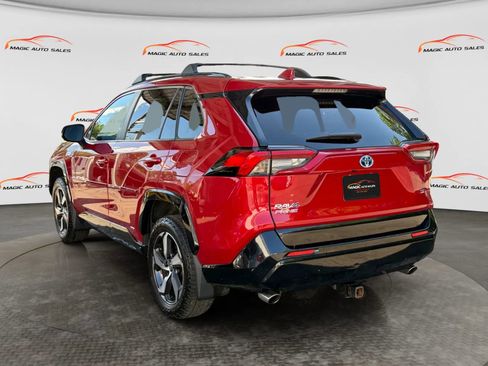 Used 2021 Toyota RAV4 SE w/ Weather & Moonroof Package AWD/4WD image 8