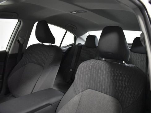 Used 2025 Toyota Camry LE image 10