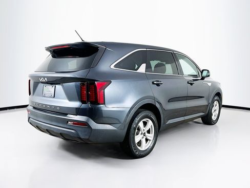 Used 2022 Kia Sorento LX FWD image 9