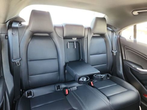 Used 2018 Mercedes-Benz CLA 250 image 28