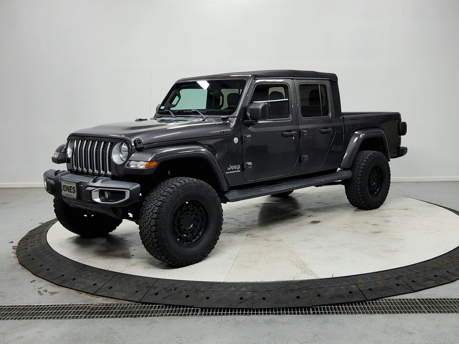 Used 2020 Jeep Gladiator Overland AWD/4WD image 4