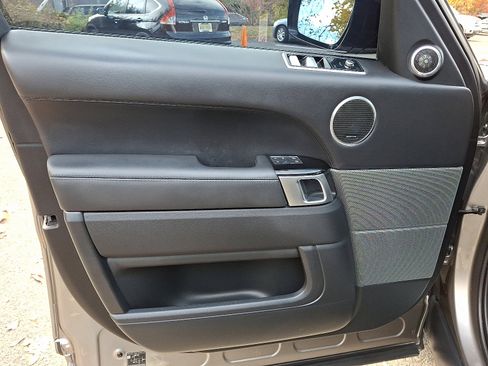 Used 2022 Land Rover Range Rover Sport HSE Dynamic image 12