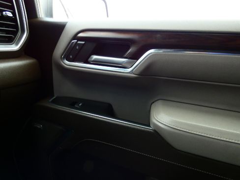 Used 2023 GMC Sierra 1500 SLT w/ SLT Premium Plus Package image 23