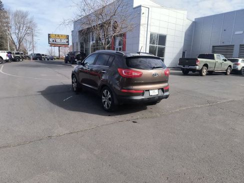 Used 2011 Kia Sportage EX w/ Premium Pkg w/Leather Seats image 3