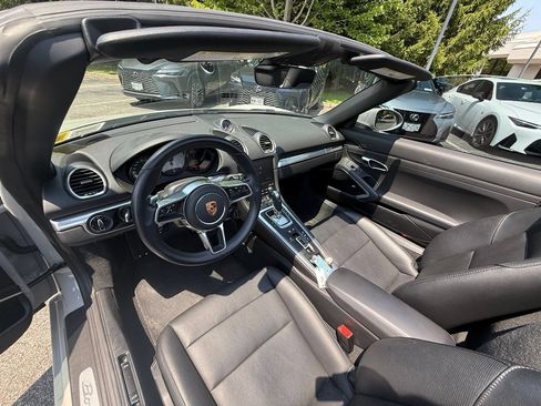 Used 2024 Porsche 718 Boxster S RWD image 10