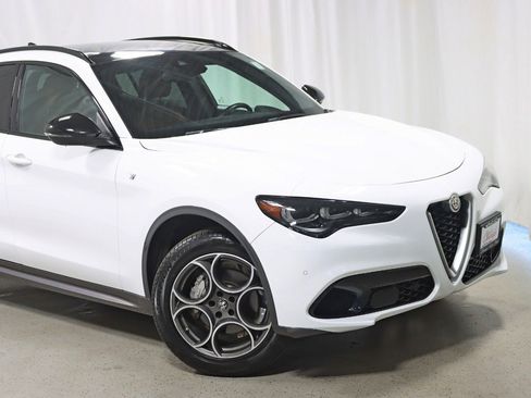 Used 2024 Alfa Romeo Stelvio Ti AWD/4WD image 3