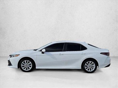 Used 2022 Toyota Camry LE w/ Convenience Package image 9