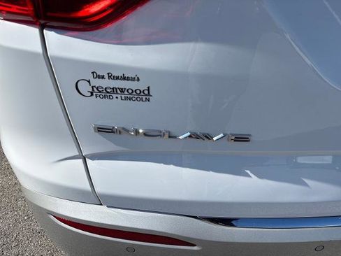 Used 2024 Buick Enclave Premium image 22