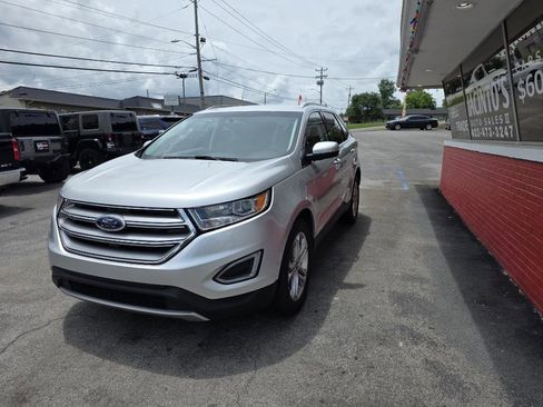 Used 2017 Ford Edge Titanium w/ Technology Package FWD image 3