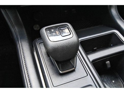 Used 2023 Nissan Pathfinder S image 24