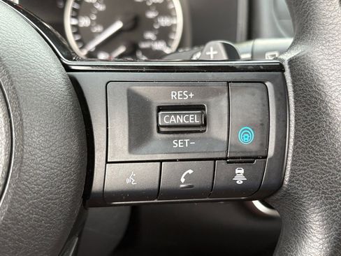 Certified 2022 Nissan Rogue SV image 18