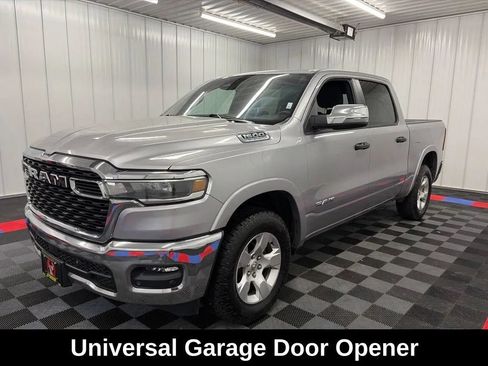 Used 2025 RAM 1500 Big Horn AWD/4WD image 9
