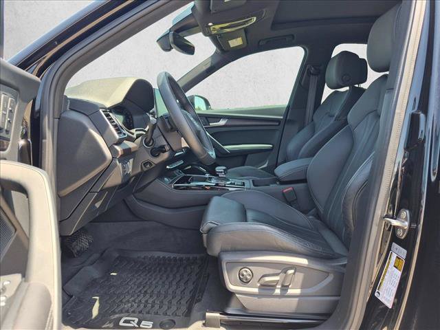 Used 2023 Audi Q5 2.0T Premium Plus w/ Premium Plus Package AWD/4WD image 16