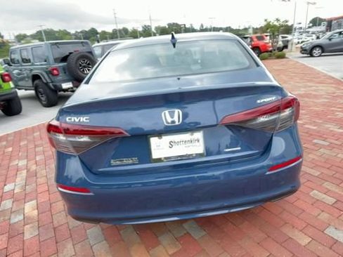Certified 2025 Honda Civic Sport image 8