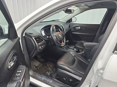 Used 2020 Jeep Cherokee Limited image 27