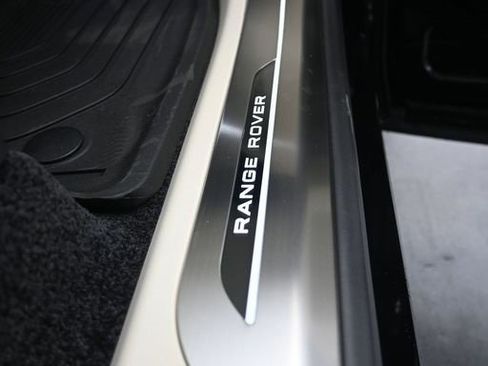 New 2025 Land Rover Range Rover SE image 12