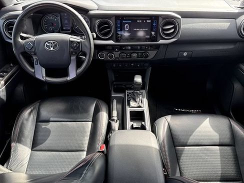 Used 2017 Toyota Tacoma TRD Pro AWD/4WD image 11