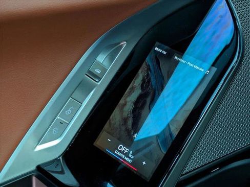 Used 2023 BMW 740i image 19