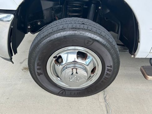 Used 2018 RAM 3500 Tradesman w/ Chrome Appearance Group image 23