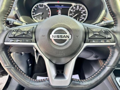 Used 2022 Nissan Sentra SR w/ SR Premium Package image 16