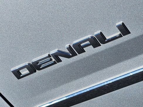 Used 2015 GMC Yukon Denali w/ Touring Package image 10