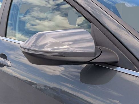 Used 2025 Hyundai Elantra Limited FWD image 11