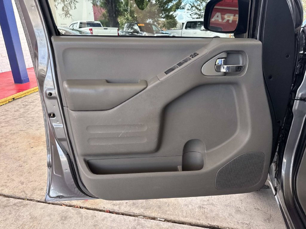 Used 2016 Nissan Frontier SV w/ SV Value Truck Package RWD image 20