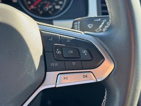 Used 2021 Volkswagen Atlas Cross Sport SE w/ Panoramic Sunroof Package image 17