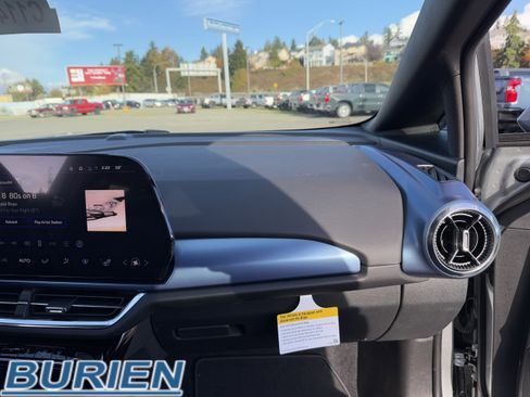 New 2026 Chevrolet Equinox EV LT image 25