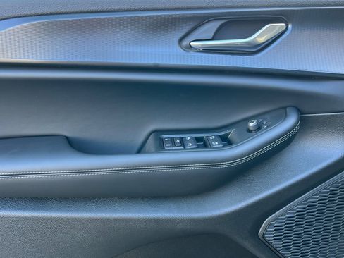 New 2025 Jeep Grand Cherokee Altitude image 11