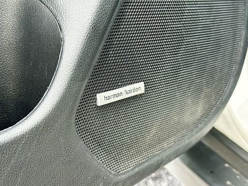 Used 2018 Subaru Outback 2.5i Touring w/ Popular Package #3 image 19