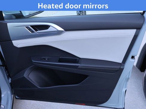 New 2026 Volkswagen Taos SE image 14