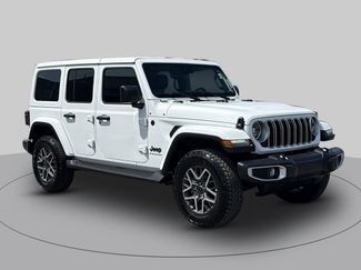 Used 2025 Jeep Wrangler Unlimited Sahara AWD/4WD video 1
