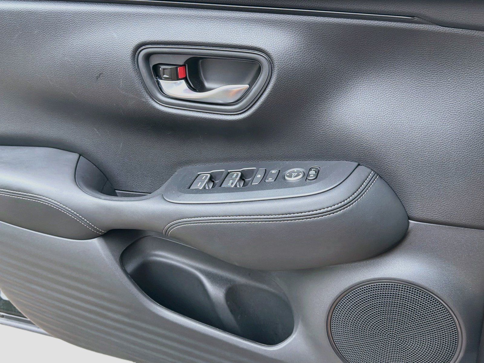Used 2025 Honda HR-V EX-L image 15