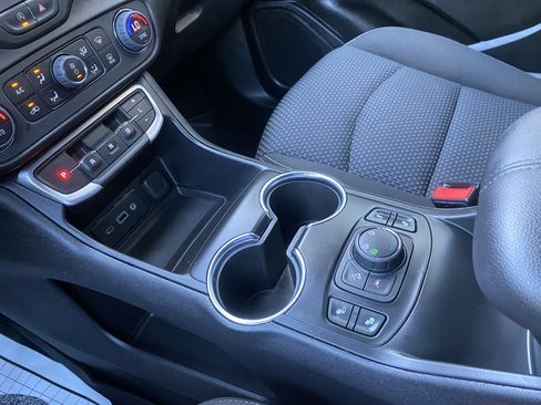 Used 2023 GMC Terrain SLE w/ Driver Convenience Package AWD/4WD image 29