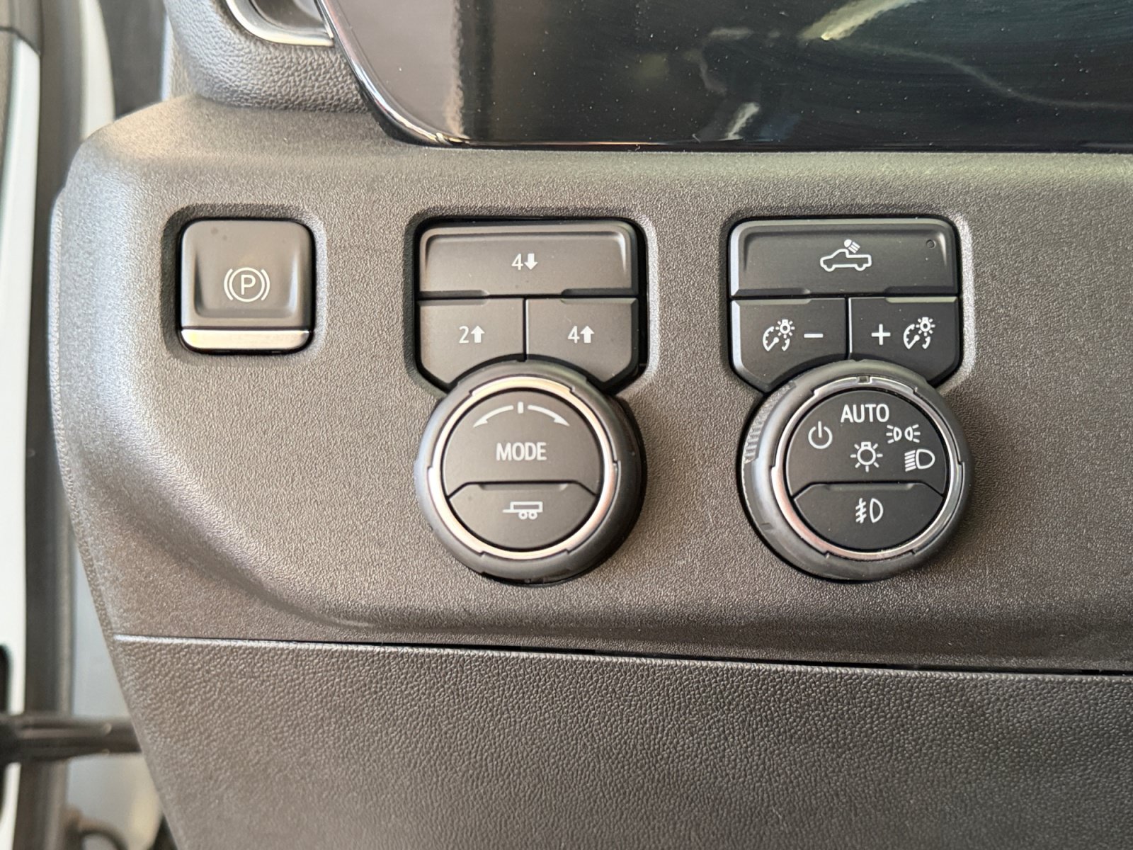 Used 2024 Chevrolet Silverado 2500 LT AWD/4WD image 17