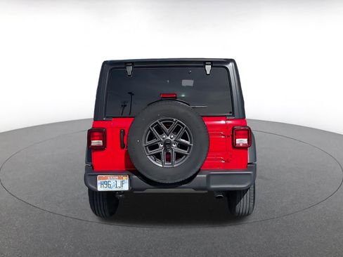 Used 2025 Jeep Wrangler Sport S image 12