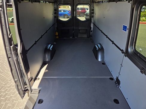 New 2026 Mercedes-Benz Sprinter 2500 image 17