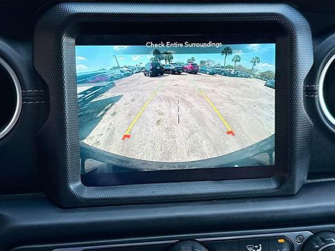 Used 2021 Jeep Wrangler Unlimited Sahara w/ Cold Weather Group image 15