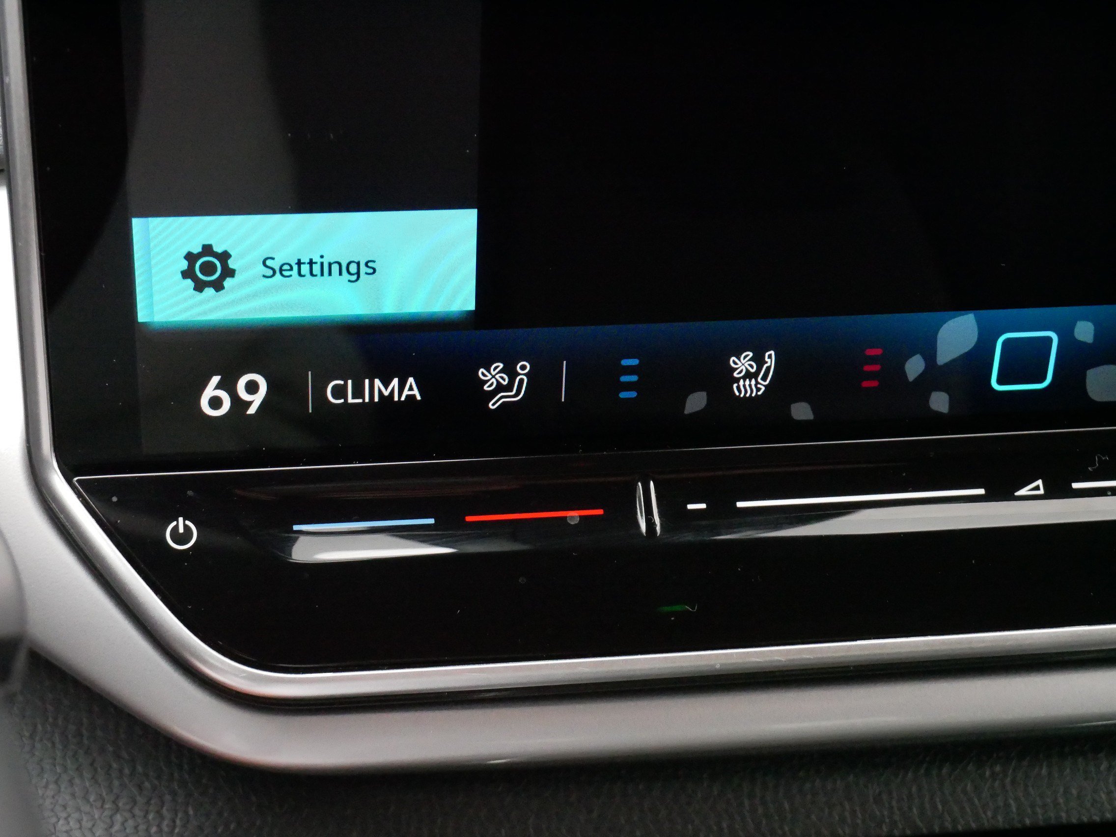 Certified 2025 Volkswagen ID.4 Pro S Plus AWD/4WD image 29